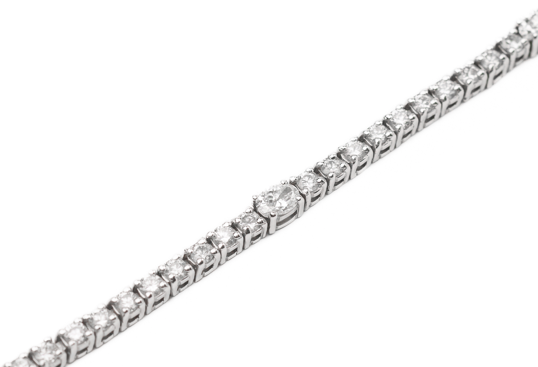 Tennis Bracelet with Center Diamond